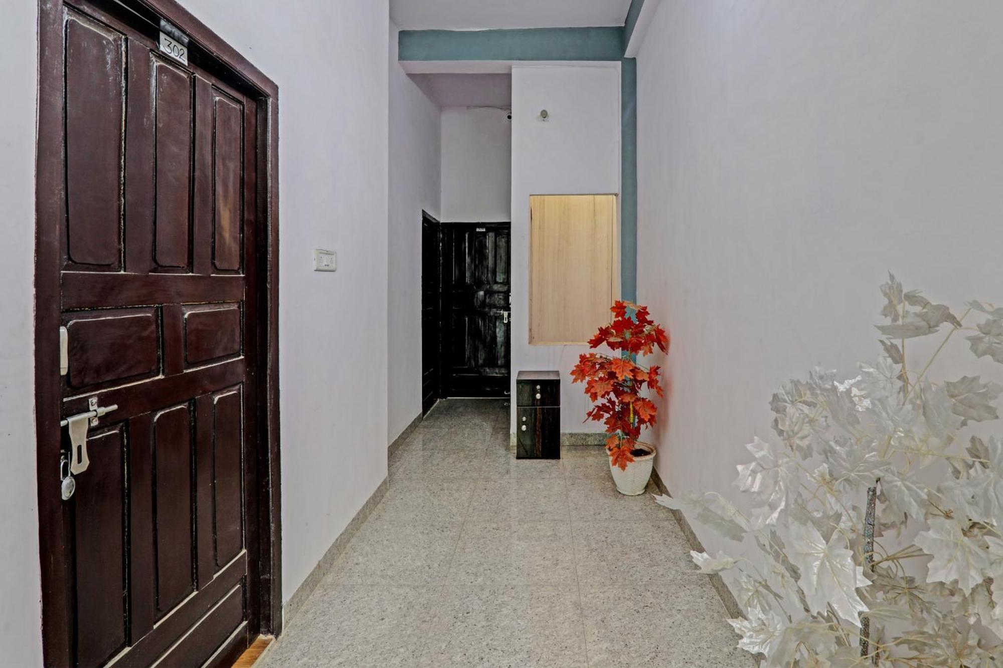 Oyo Hotel Crown Lucknow Extérieur photo