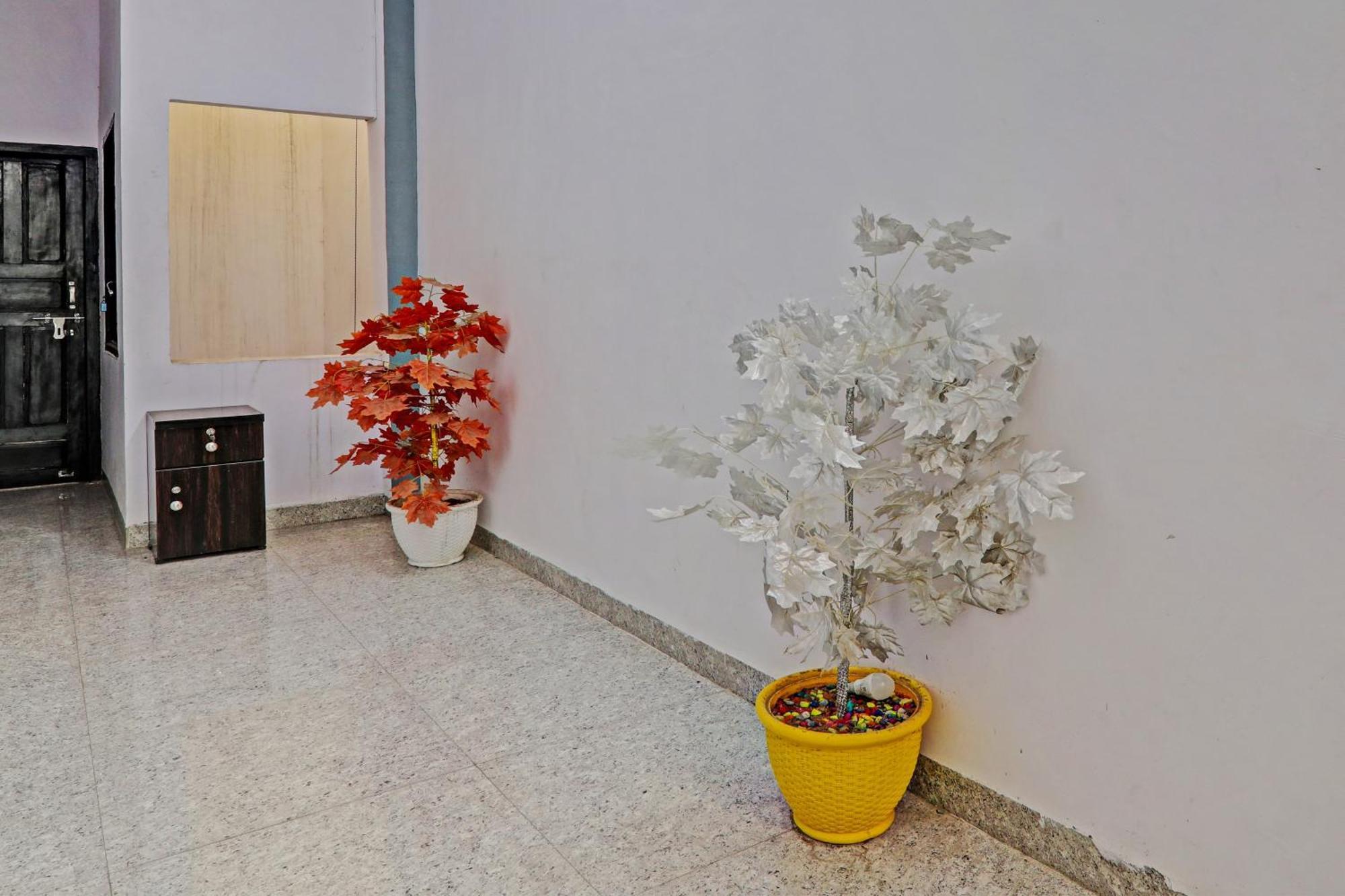 Oyo Hotel Crown Lucknow Extérieur photo