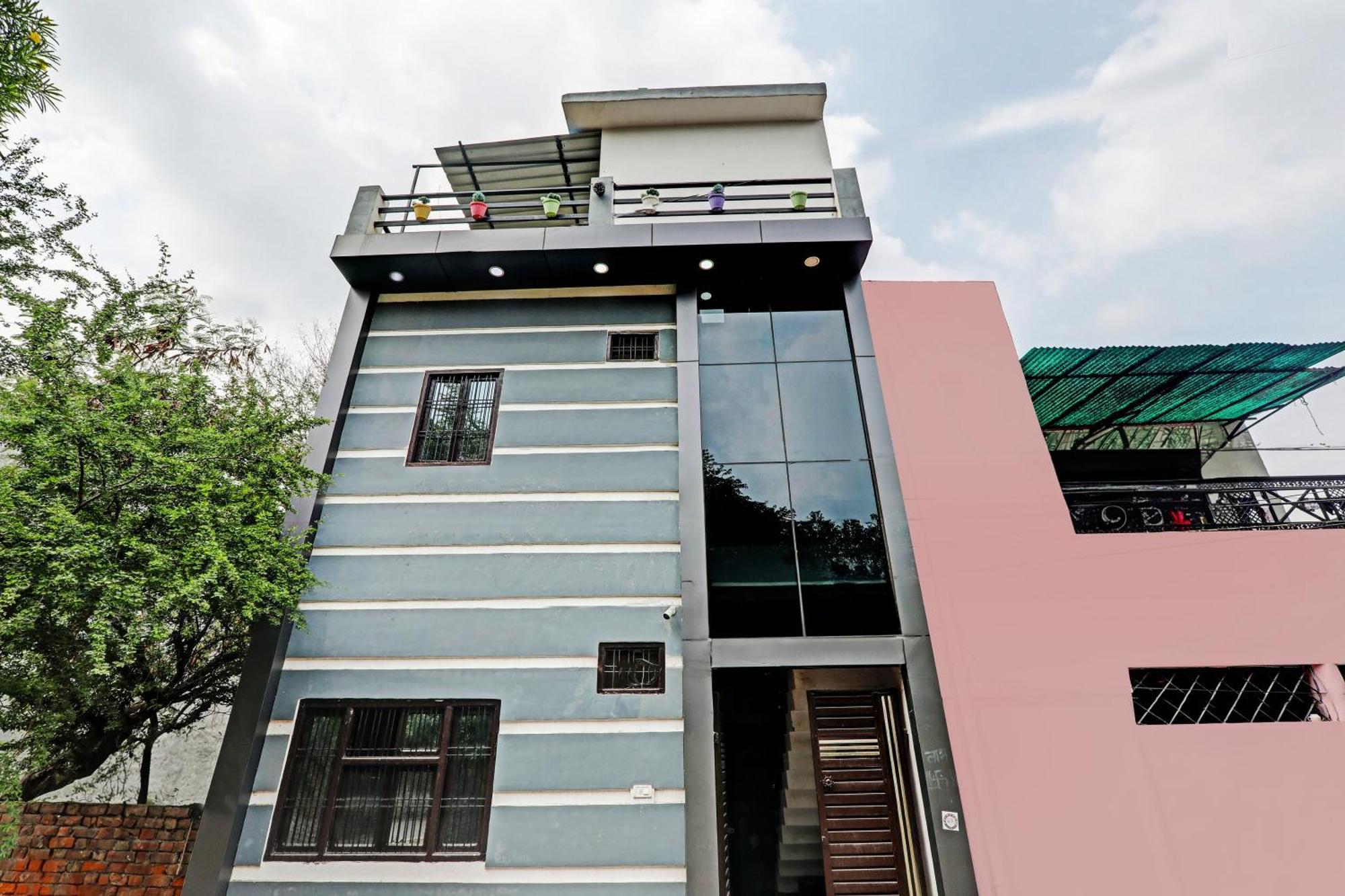 Oyo Hotel Crown Lucknow Extérieur photo