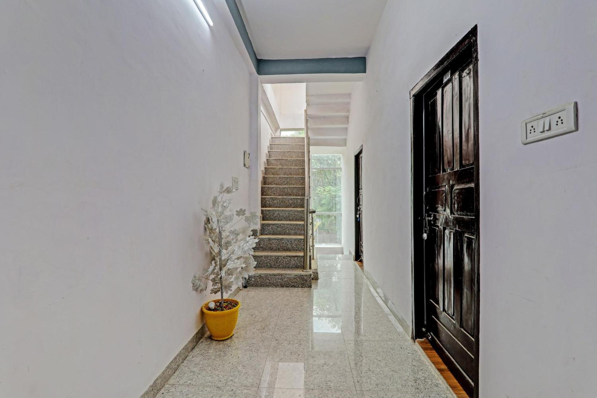 Oyo Hotel Crown Lucknow Extérieur photo