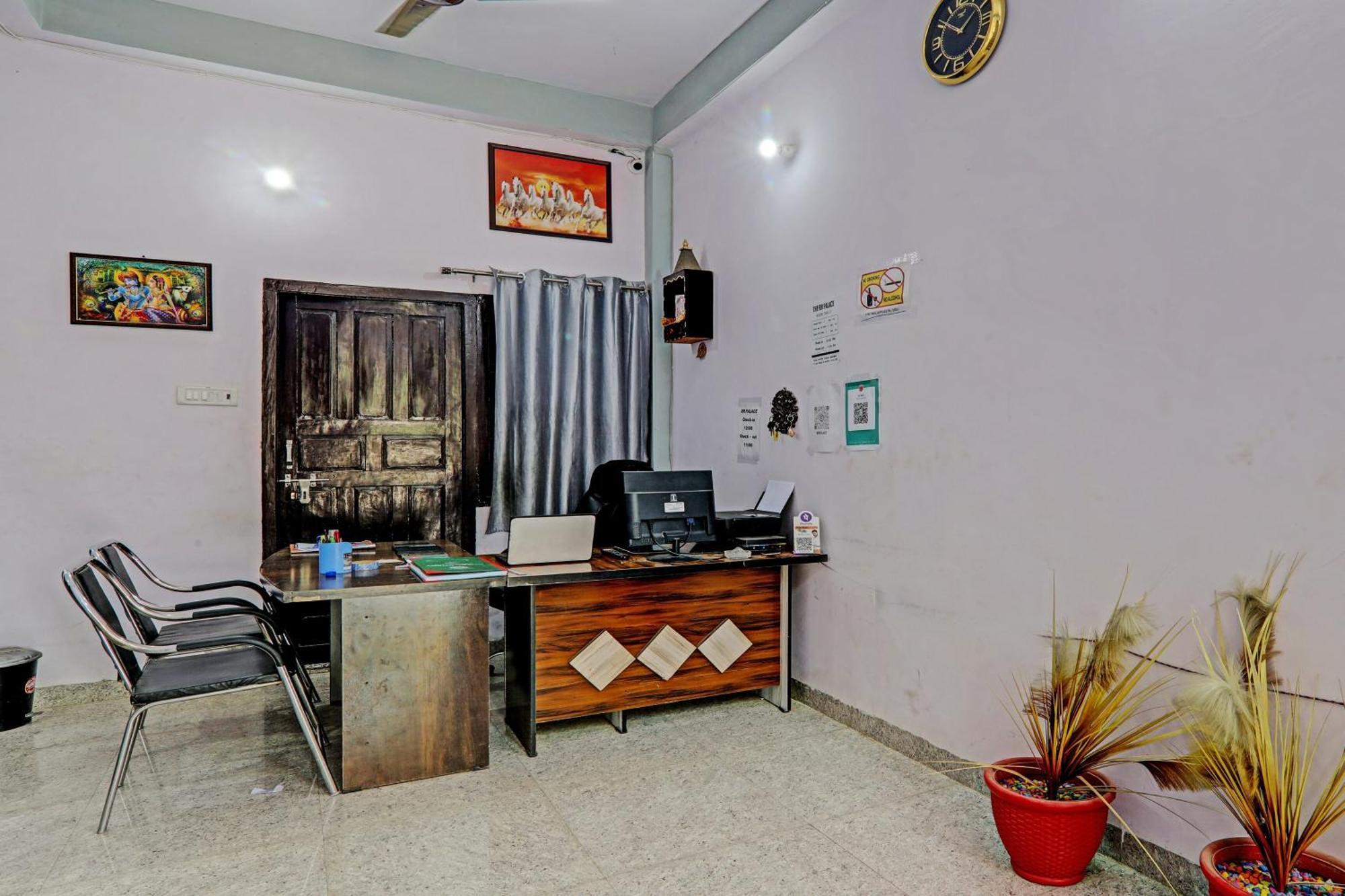 Oyo Hotel Crown Lucknow Extérieur photo