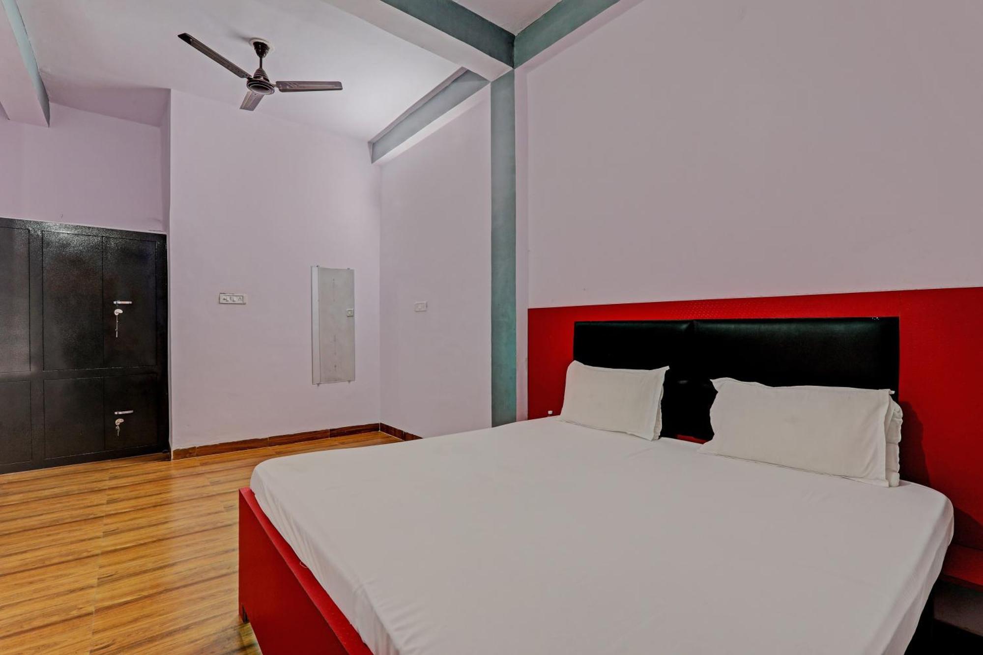 Oyo Hotel Crown Lucknow Extérieur photo