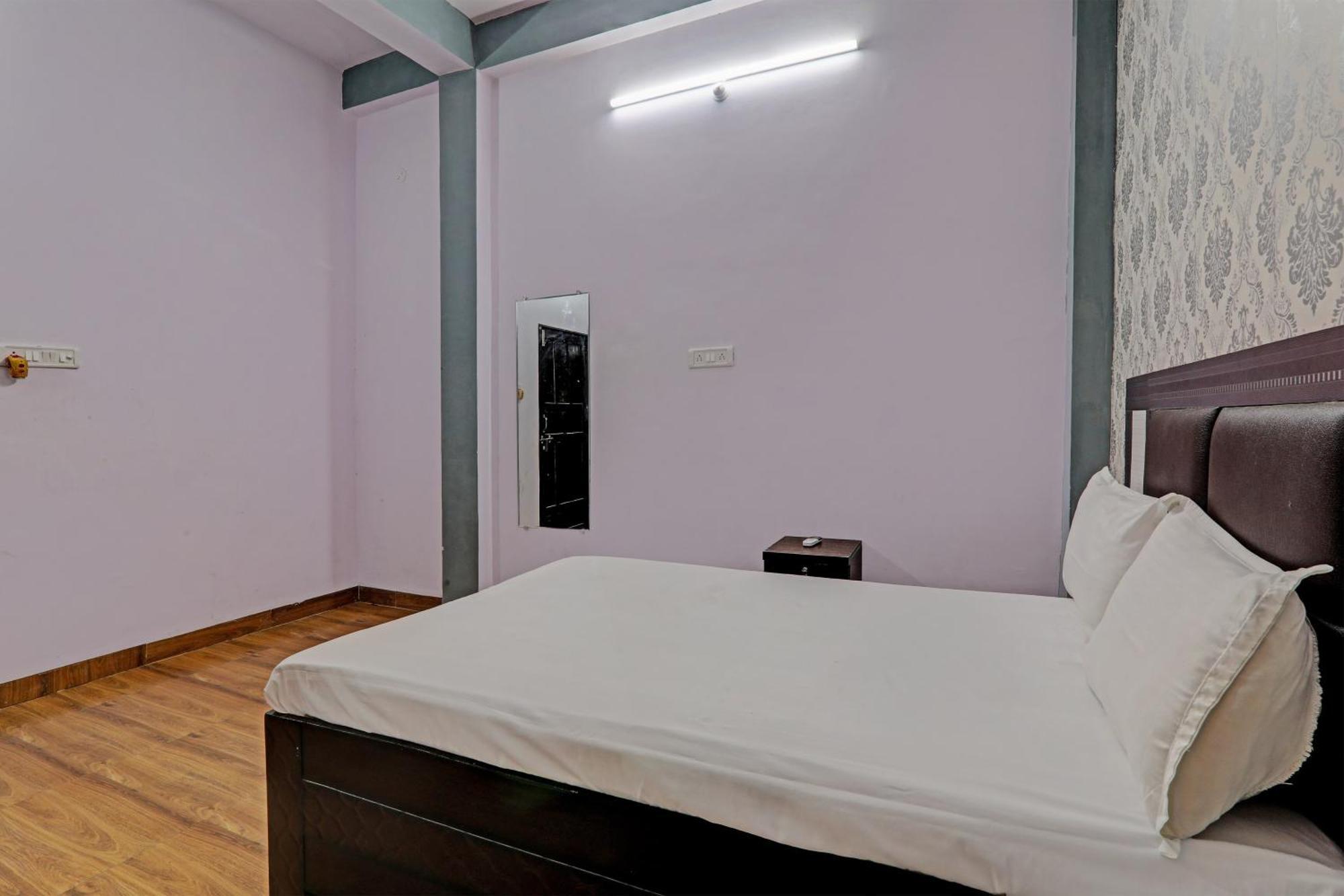 Oyo Hotel Crown Lucknow Extérieur photo
