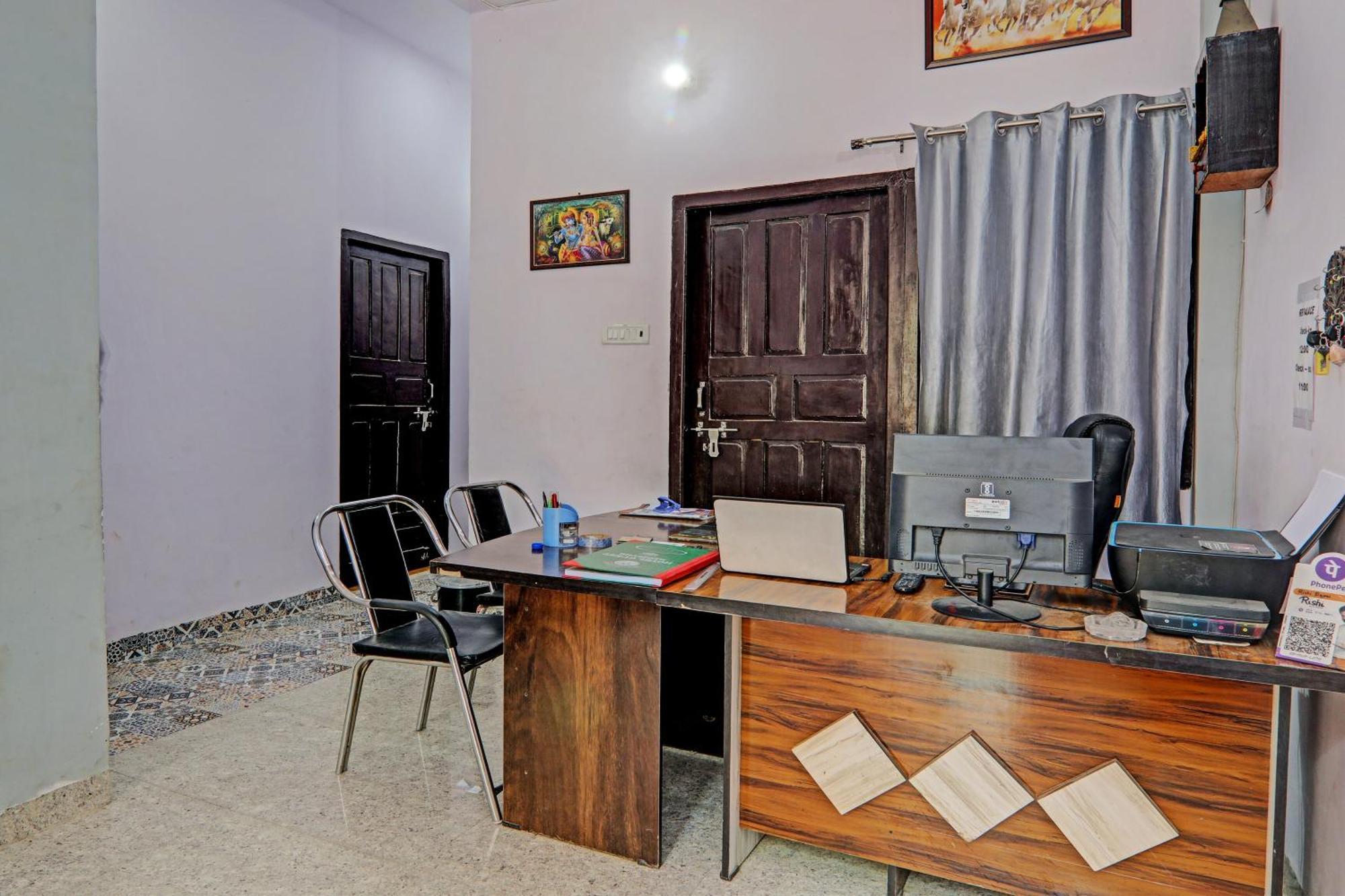 Oyo Hotel Crown Lucknow Extérieur photo