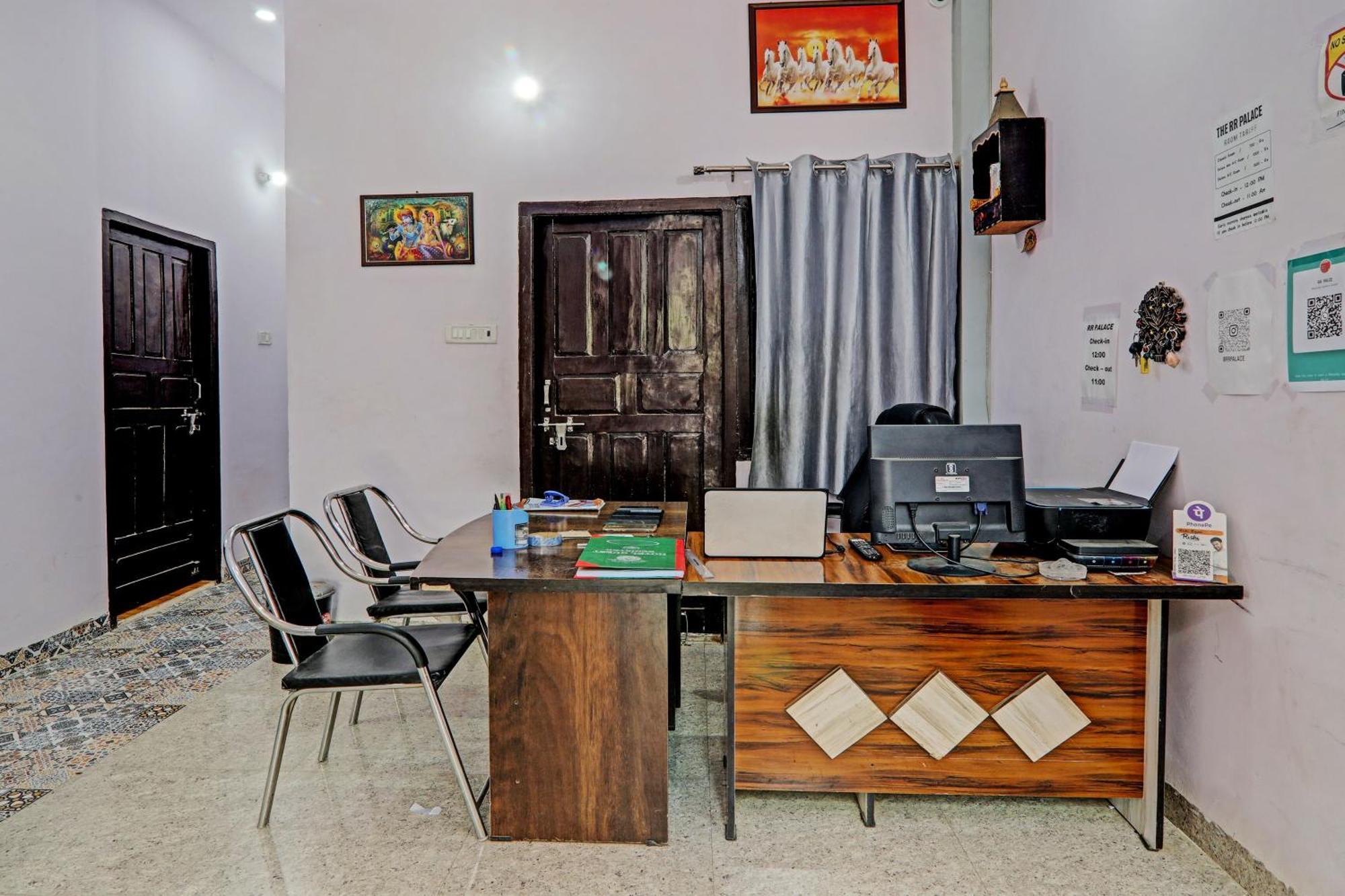 Oyo Hotel Crown Lucknow Extérieur photo